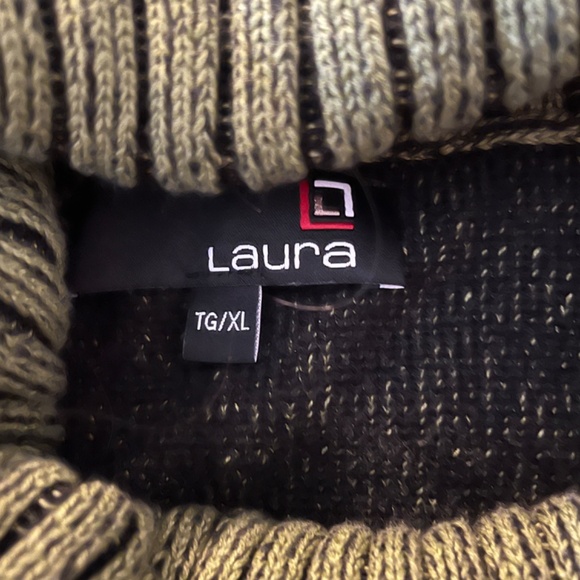 Laura size XL pullover - Picture 11 of 12